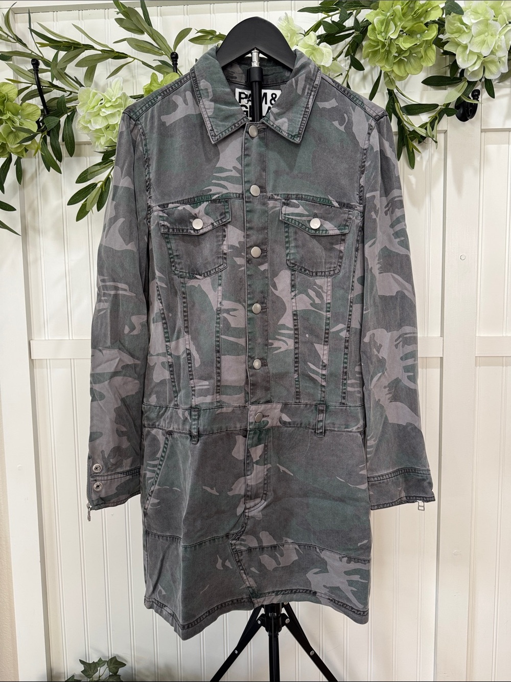 #57 PAM & GELA Green and Gray Camo Button-Front Dress NWOT size M